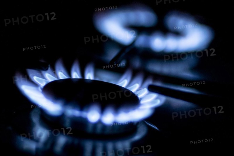 A gas cooker with two flames