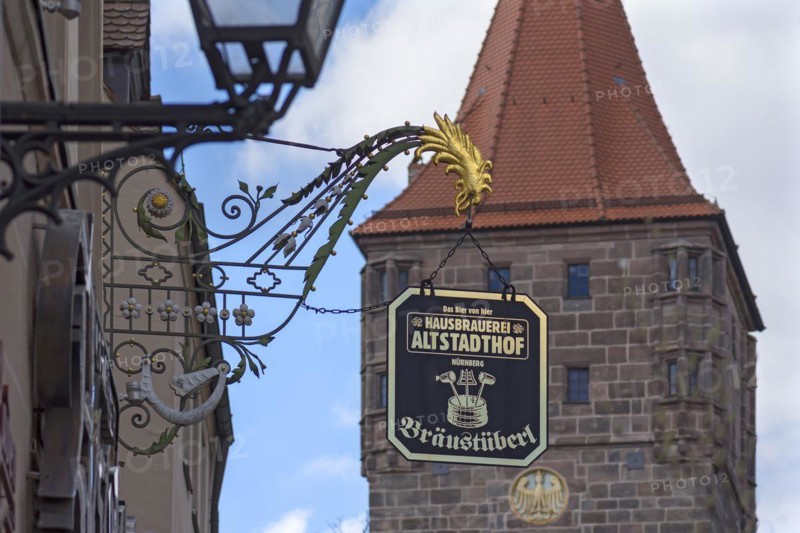 Historical nose sign behind the Neutorturm