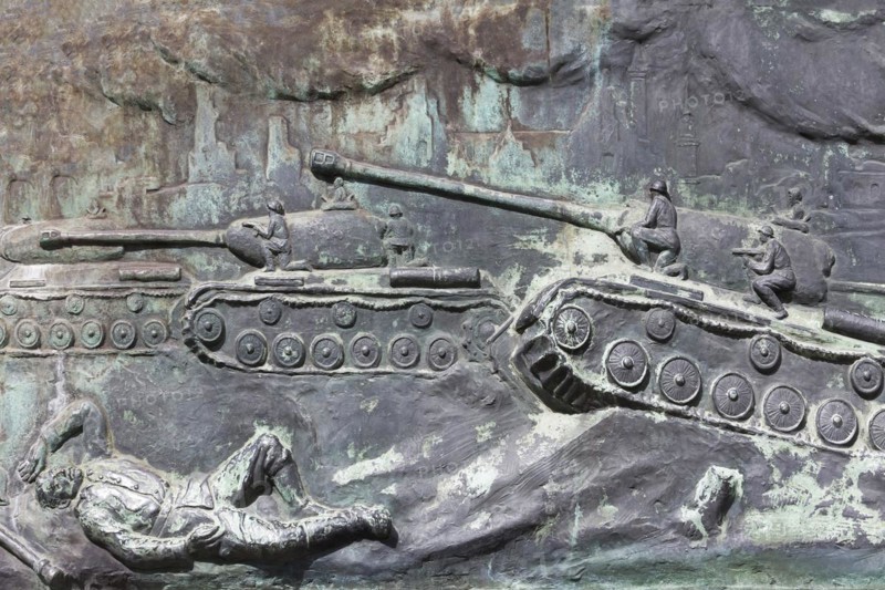 Bronze plaque with Soviet soldiers