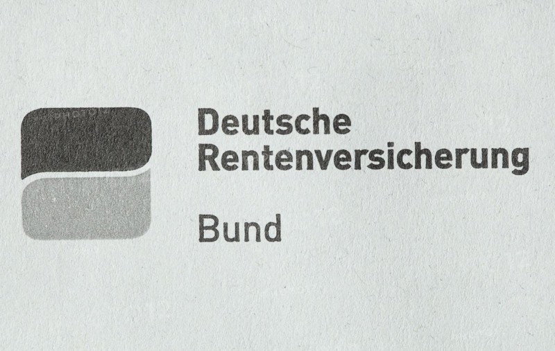 Lettering with logo