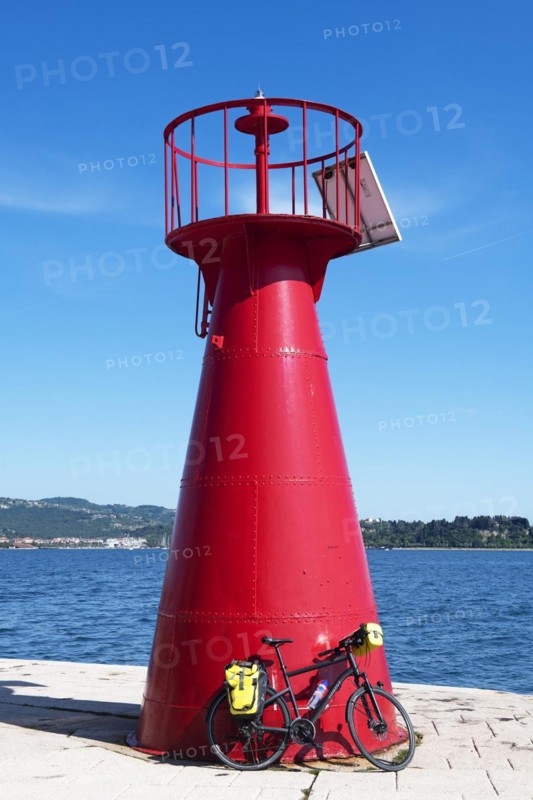 Bike in front of the lighthouse