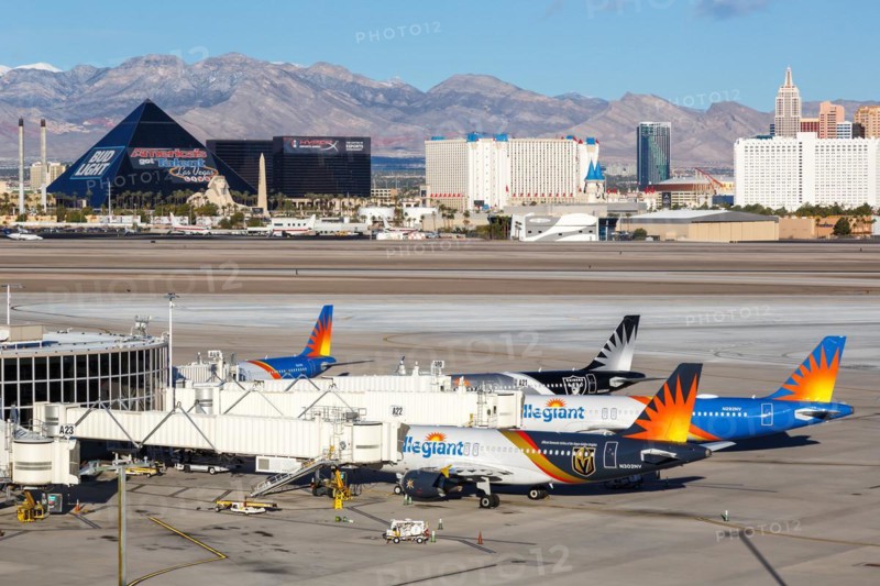 Airbus A320 aircraft of Allegiant Air with registration N302NV at Las Vegas Airport