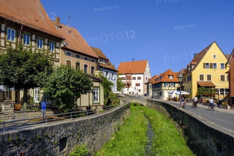 Am Dettelbachwith old town hall