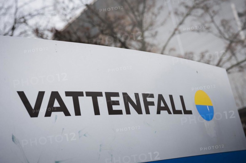 The lettering of the Vattenfall company at their site in Berlin. 04.02.2022.