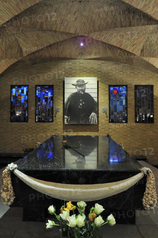The grave of Father Damien