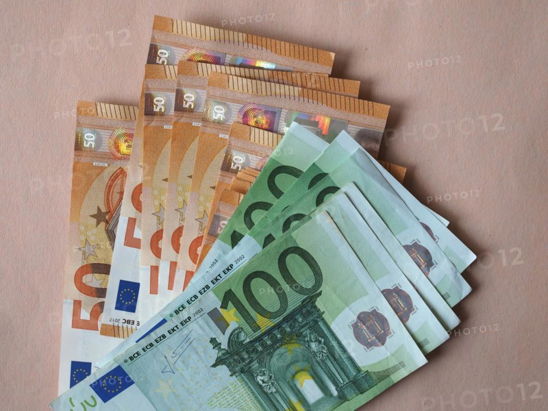 50 and 100 Euro notes