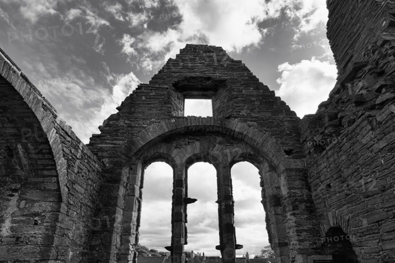 Castle ruin and former bishop's residence