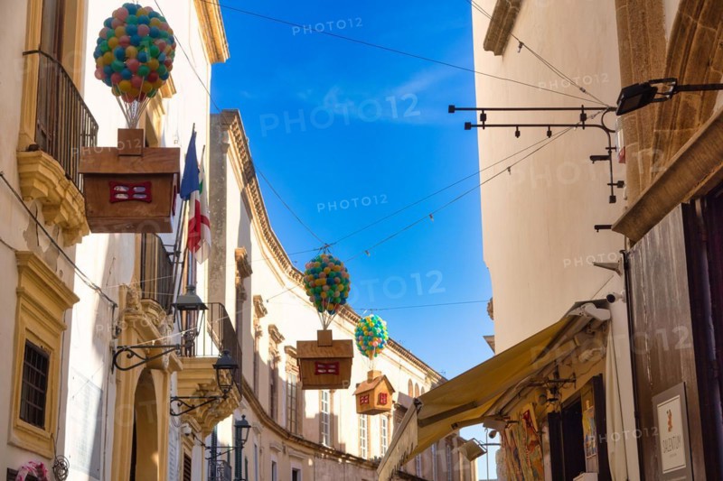 Christmas decorations in the alleys of Gallipoli