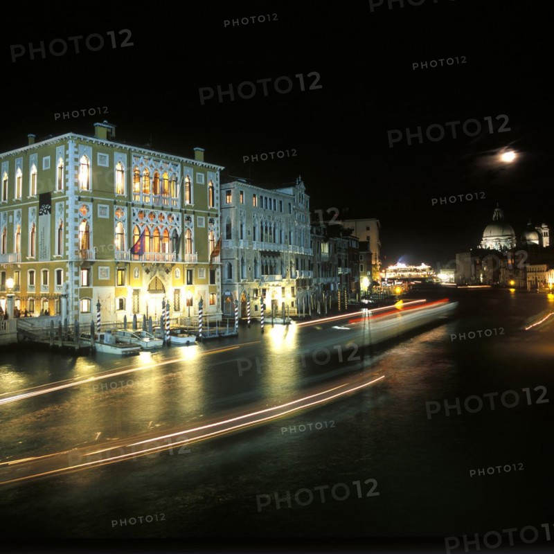 Evening atmosphere on the Grand Canal