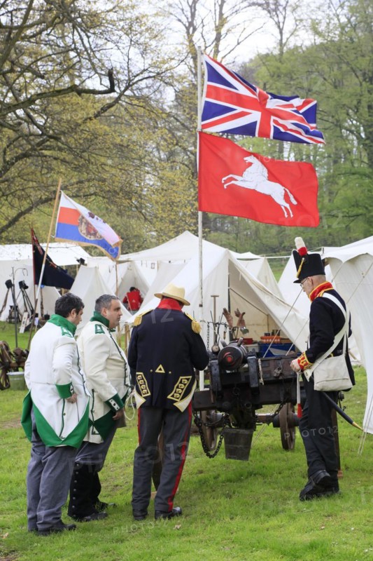 Soldiers with cannon