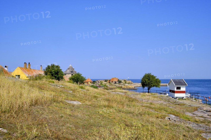 On the road on the Pea Islands