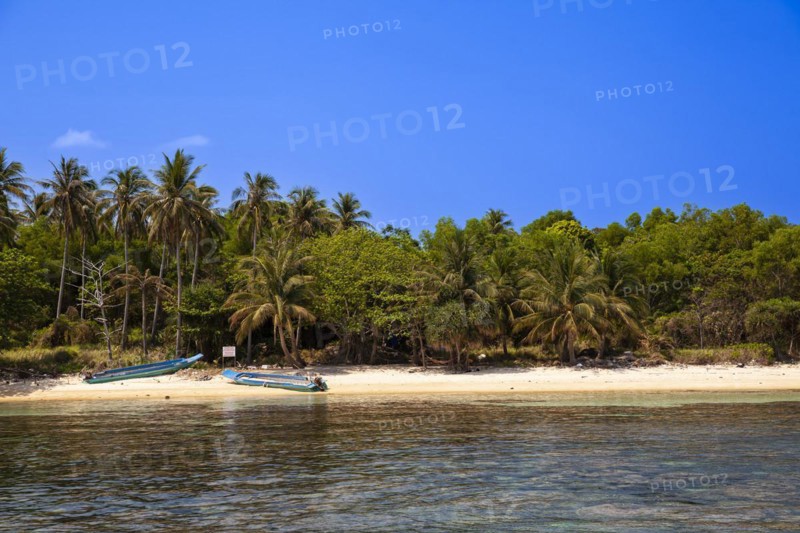 Lonely beach Hon Ron