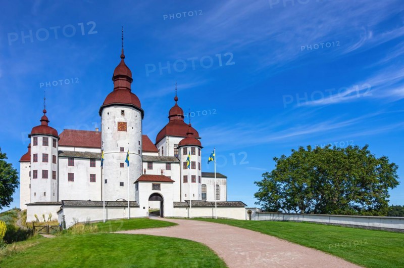 View of baroque Laeckoe Castle on Kallandsoe in Vaenern in Vaestergoetland