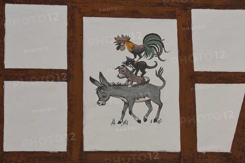 Half-timbered house with painting of the Bremen Town Musicians