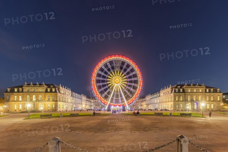 Ferris wheel in the courtyard of honour of Neues Schloss