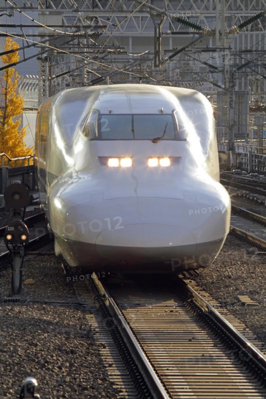 Tokaido Shinkansen series 700 approaching Tokyo Station Asia