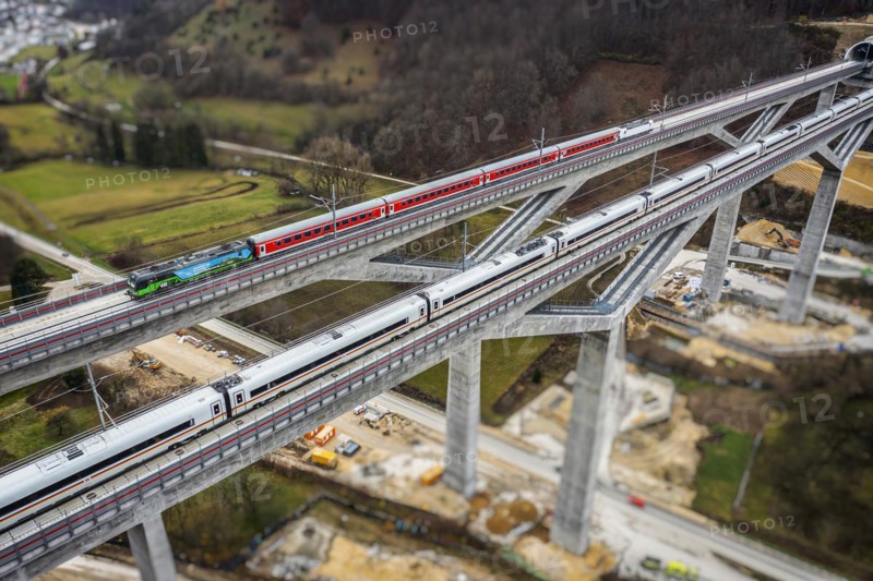 ICE and regional express IRE200 on the Filstal bridge