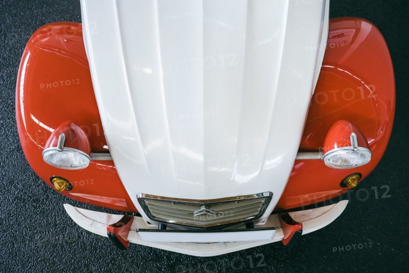 Front and bonnet of a Citroen 2CV classic car