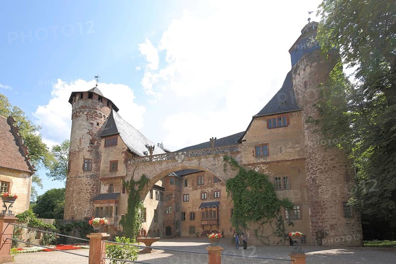 Inner courtyard and Fuerstenau Castle