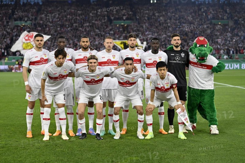 Team photo Hiroki Ito VfB Stuttgart