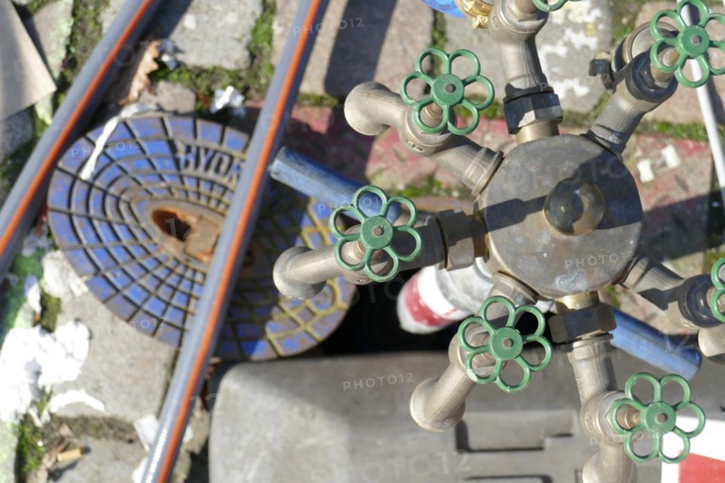 Standpipe with water taps at an underground hydrant