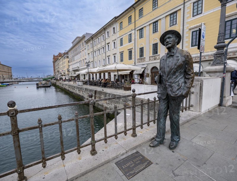 Statue of the Irish writer James Joyce