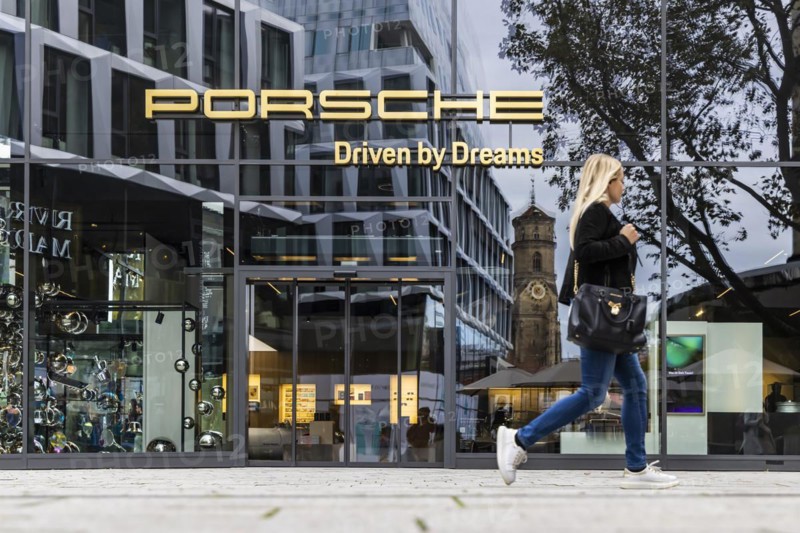 Porsche Brand Store in the city centre