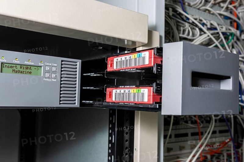An open professional data backup drive for long-term archiving