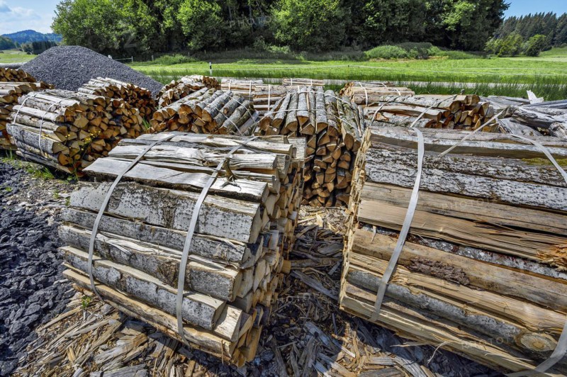 Split bundled firewood