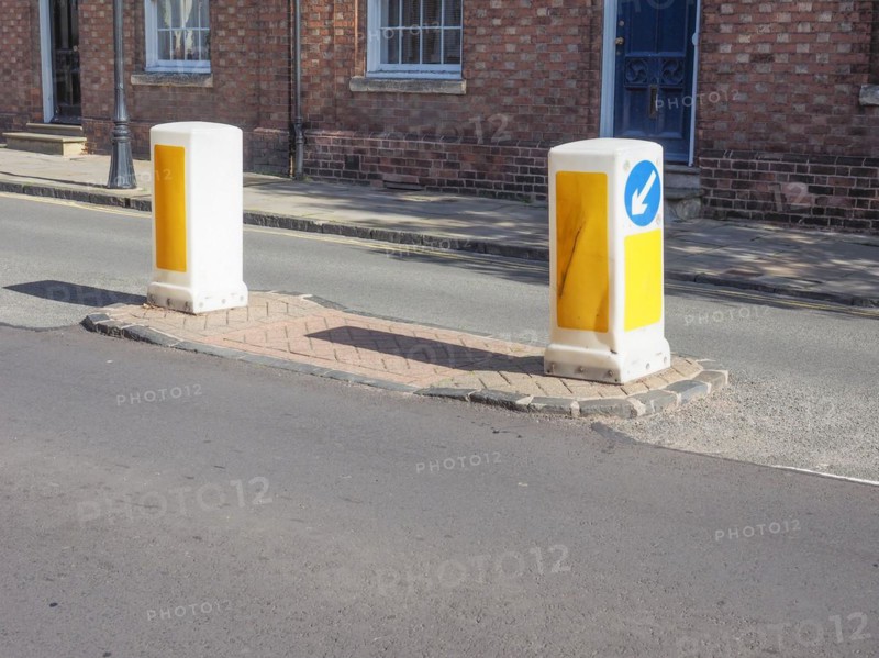 Traffic bollard sign