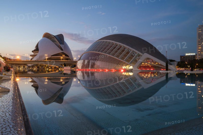 Queen Sofia Palace of the Arts and L Hemisferic planetarium