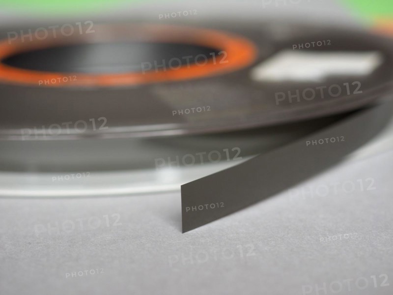 Magnetic tape reel