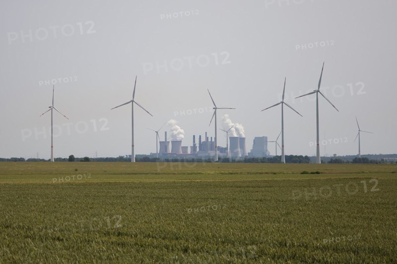 Lignite-fired power plant on the edge of the Garzweiler open-cast lignite mine
