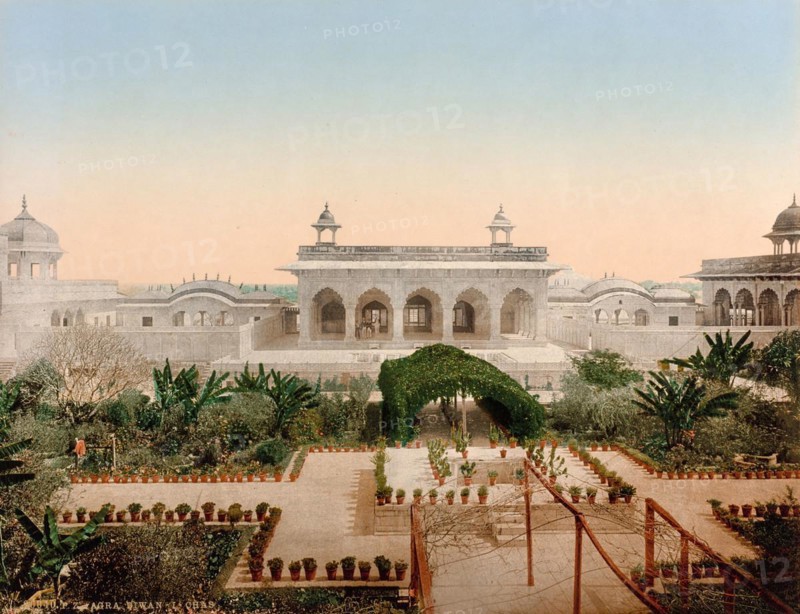 Diwan-i-Chas Palace in Agra