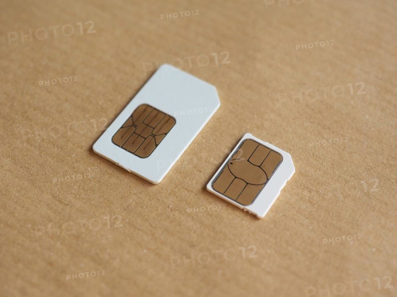 SIM and USIM card used in phones