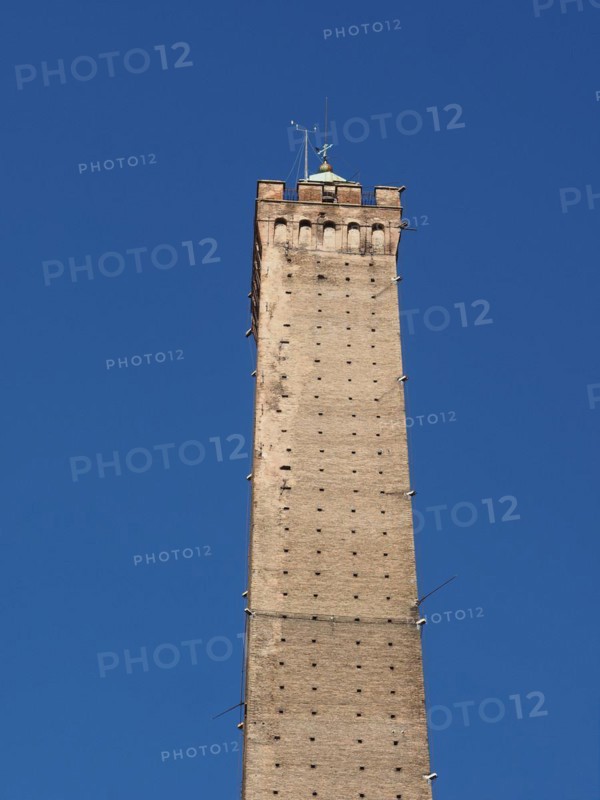 Asinelli tower in Bologna