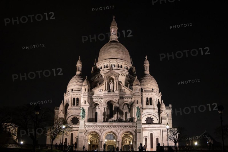 Basilica Sacre-Coeur de Montmatre by night