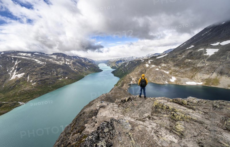 Mountaineers on Besseggen hike