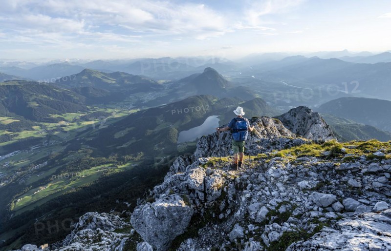 Mountaineers at the summit of the Scheffauer
