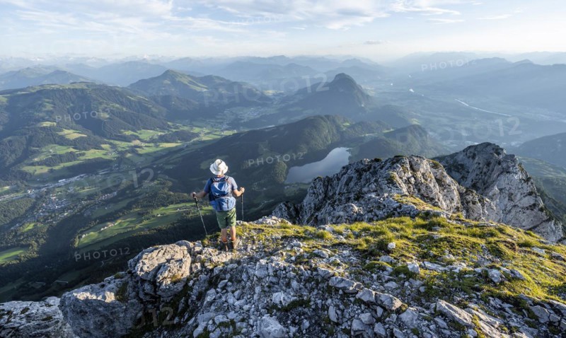 Mountaineers at the summit of the Scheffauer