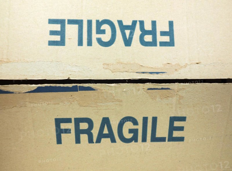 Fragile tag on packet