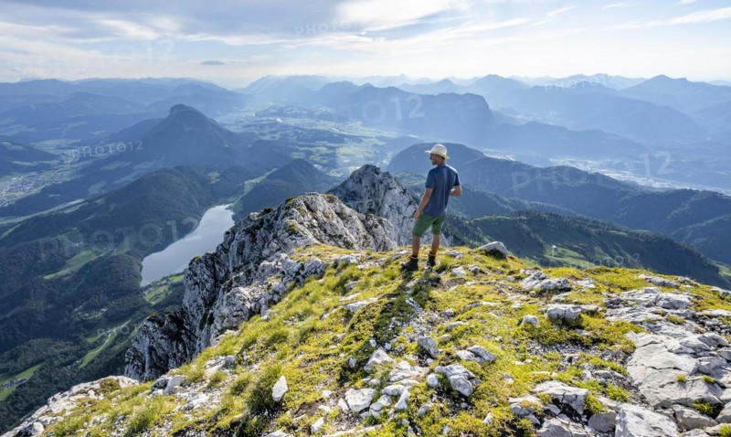 Mountaineers at the summit of the Scheffauer