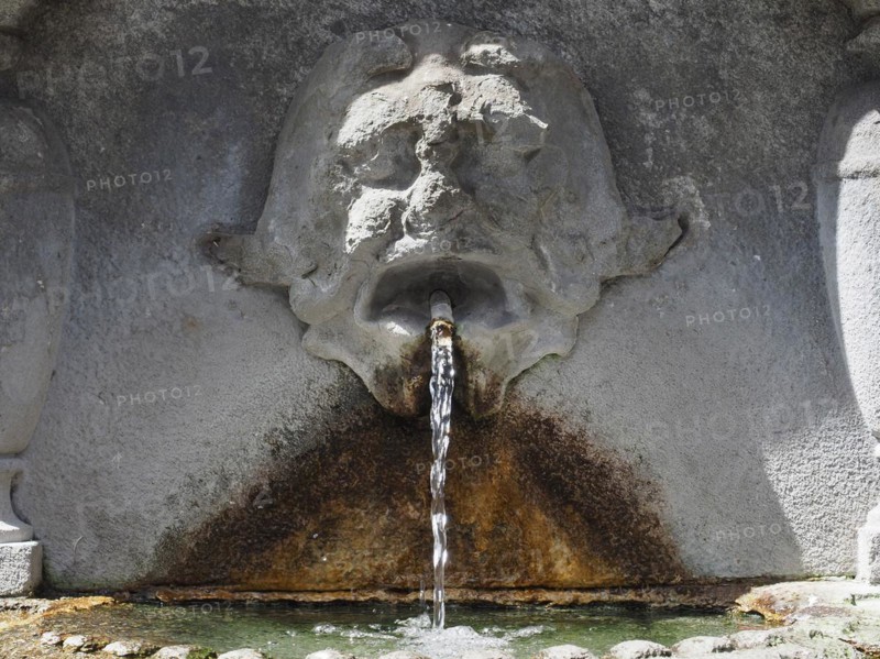 Fontana dei mascheroni in Turin