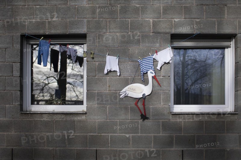 Topic: Poor or rich from birth. Rattling stork indicates the birth of a child
