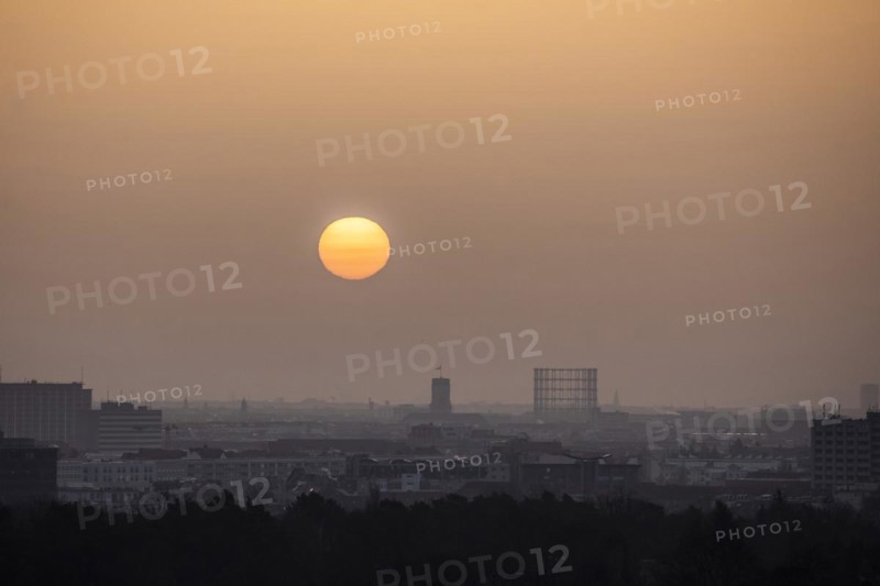 Sunrise over Schoeneberg with the town hall