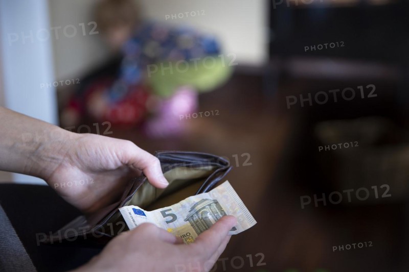 Topic: Poverty in families in Germany.