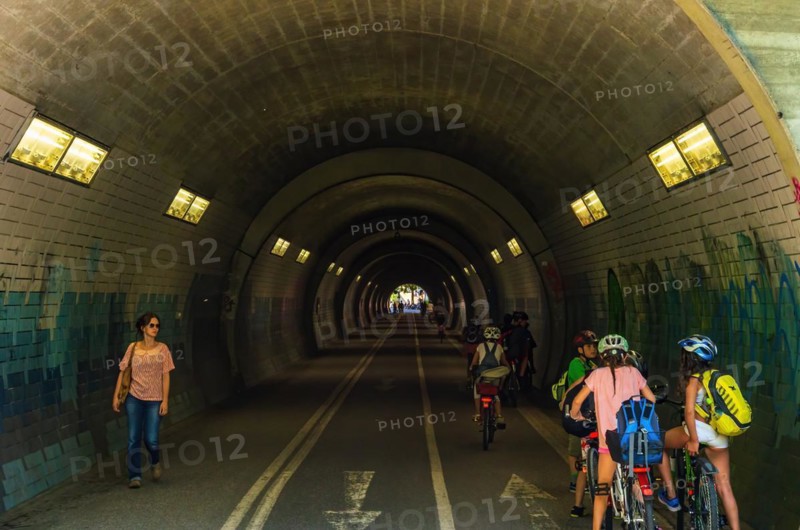 Pedestrian and cyclist tunnel