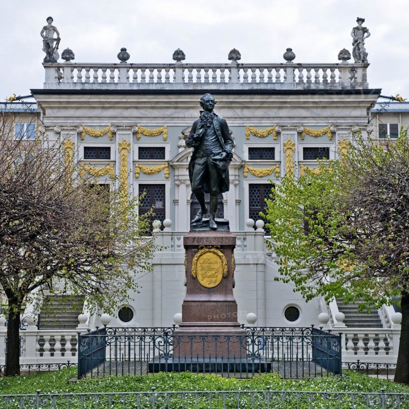 Bronze statue of Goethe by Carl Seffner on the Naschmarkt in front of the Old Stock Exchange