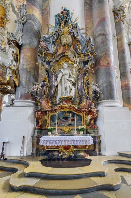 Side altar