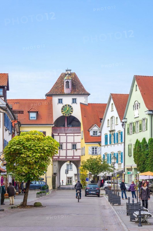 Street scene on Unterstadtstrasse in front of the historic